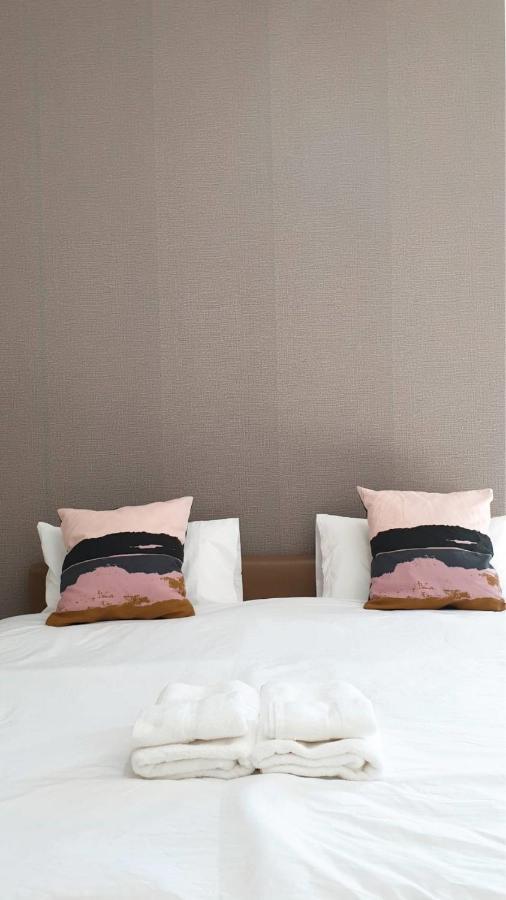Prinya House ปริญญา เฮ้าส์ Aparthotel Ban Huai Kapi Exteriör bild