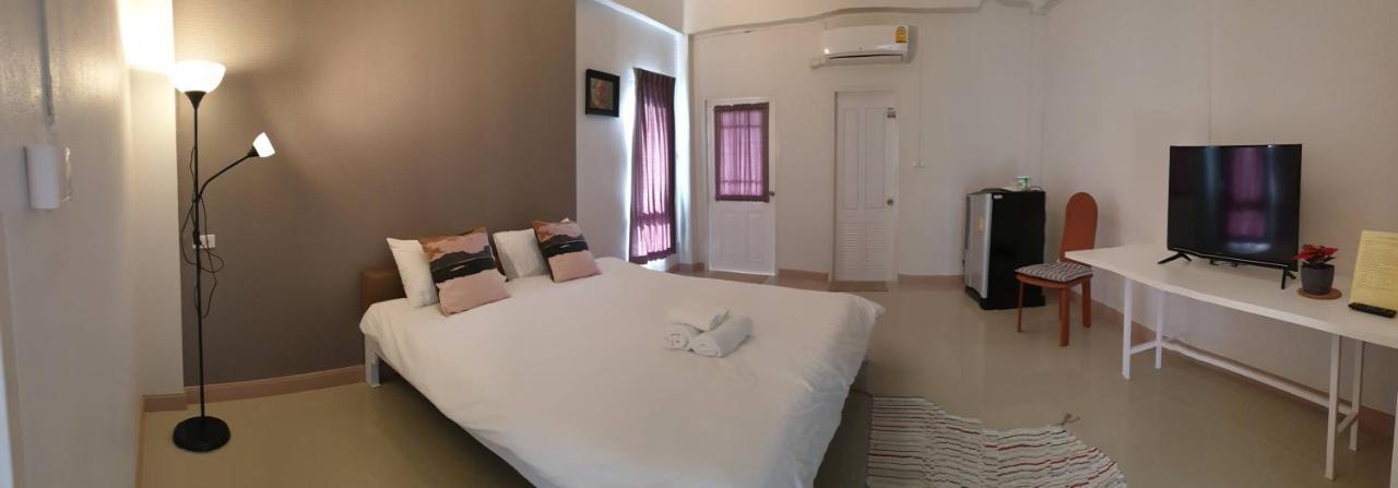 Prinya House ปริญญา เฮ้าส์ Aparthotel Ban Huai Kapi Exteriör bild