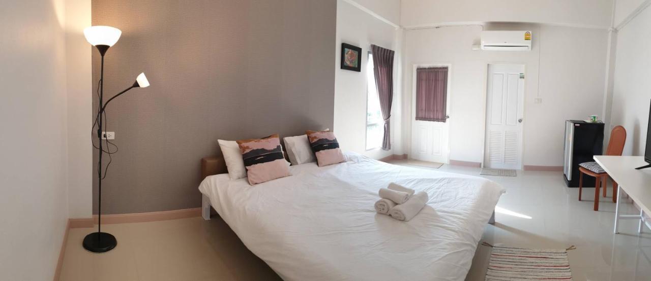 Prinya House ปริญญา เฮ้าส์ Aparthotel Ban Huai Kapi Exteriör bild